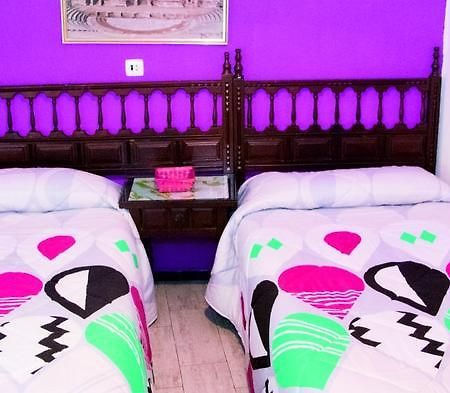Hostal Salud Mérida Kültér fotó